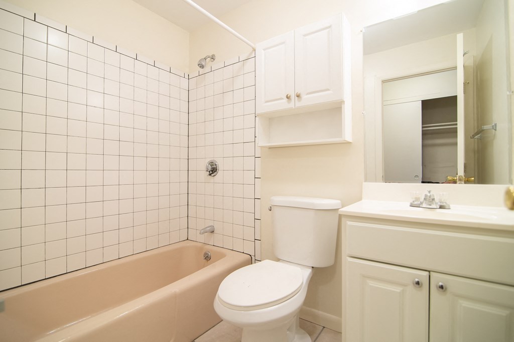 Hallmark Village And Northwood Common Apartments, 727 Princeton